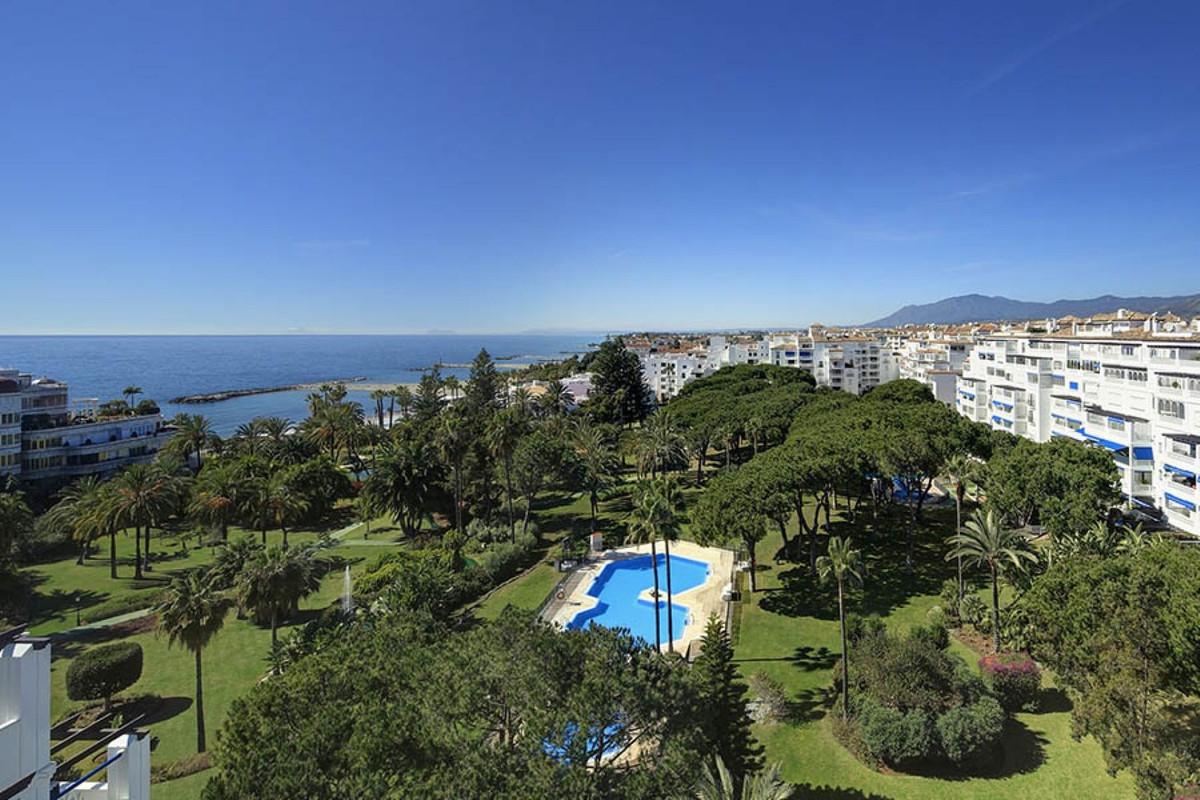 Apartment Penthouse Duplex in Puerto Ban&uacute;s