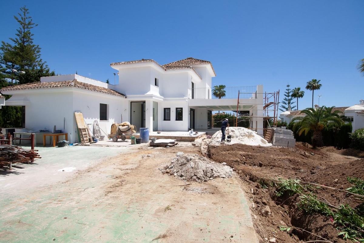 Villa Detached in Elviria