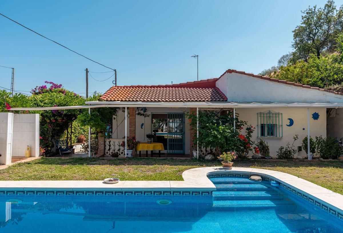 Villa Detached in Co&iacute;n