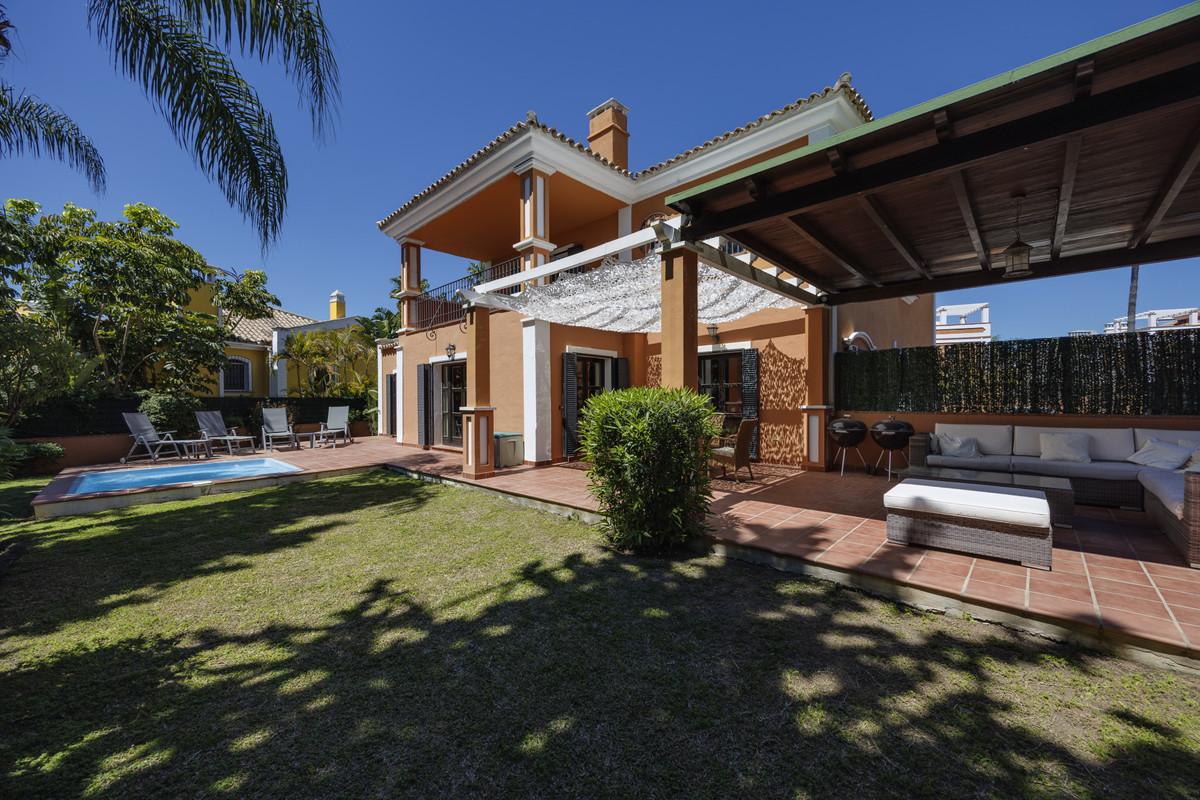 Villa Detached in Guadalmina Alta