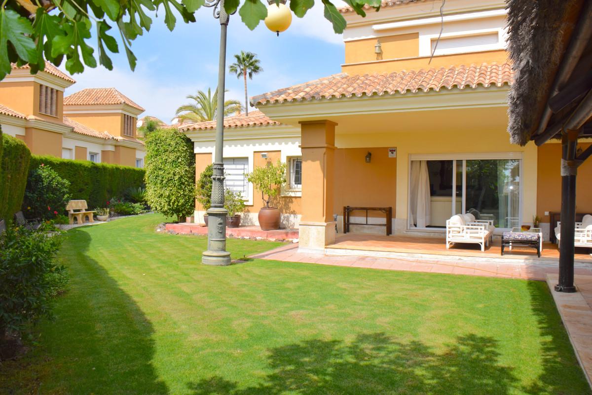 Villa Semi Detached in Santa Clara