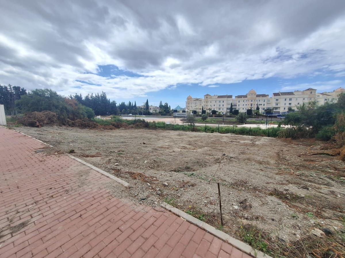 Plot Residential in Estepona