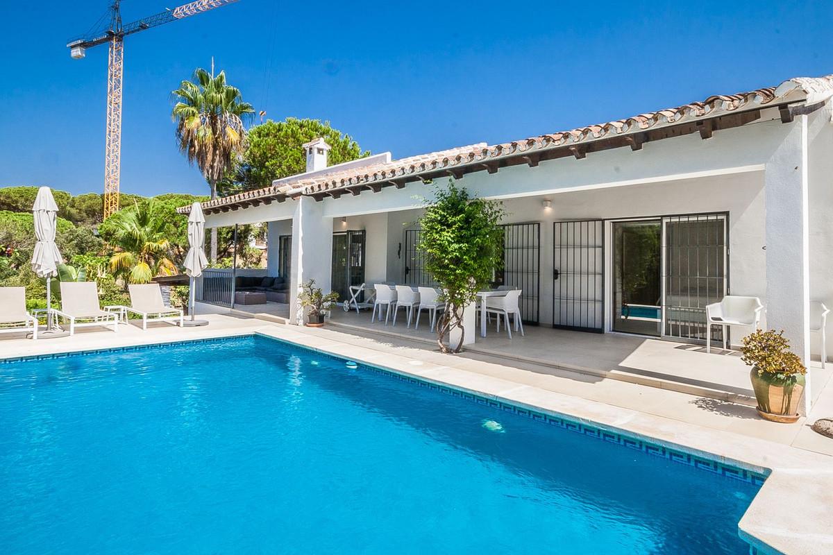 Villa Detached in Elviria