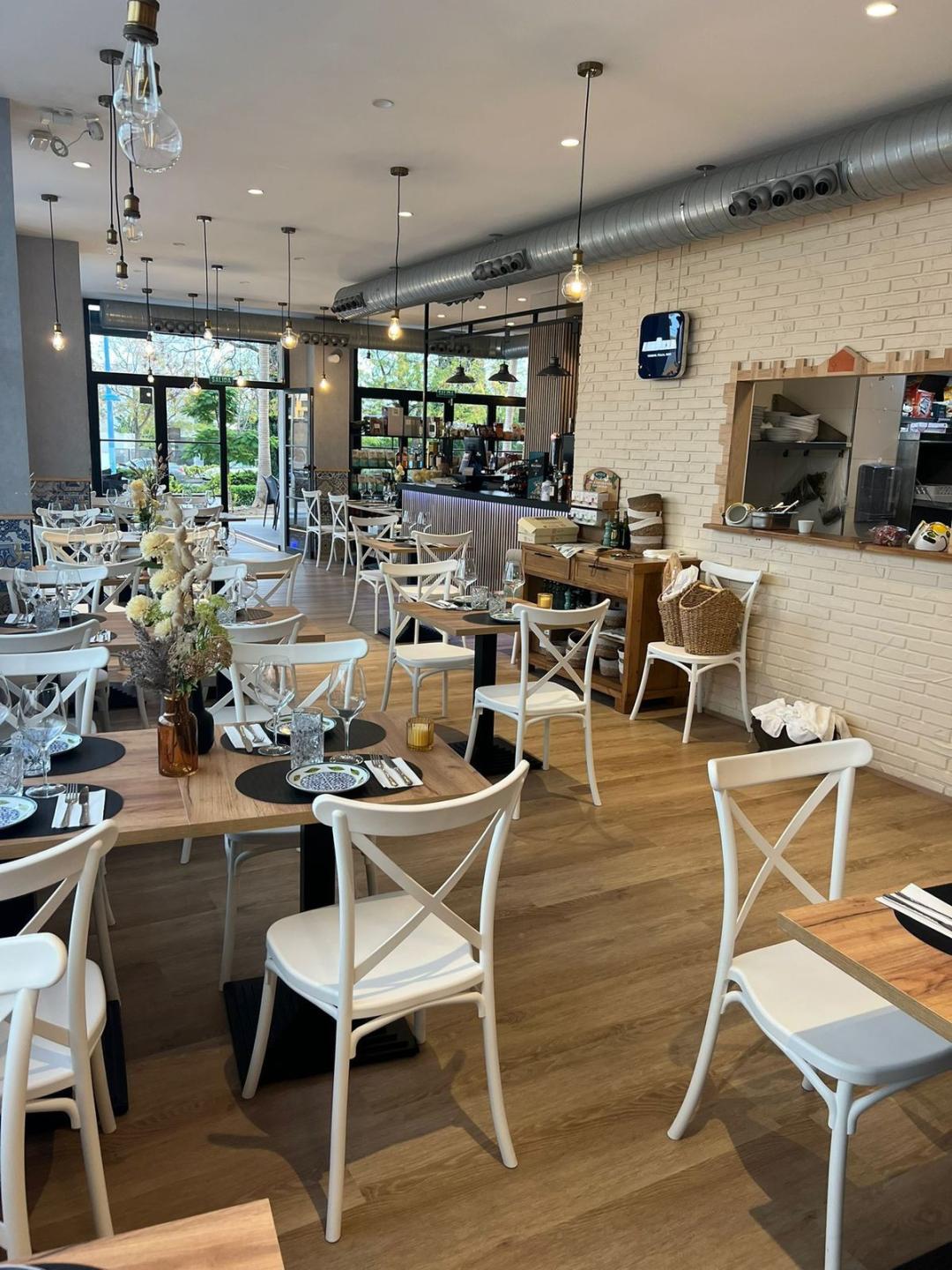 Commercial Restaurant in San Pedro de Alc&aacute;ntara