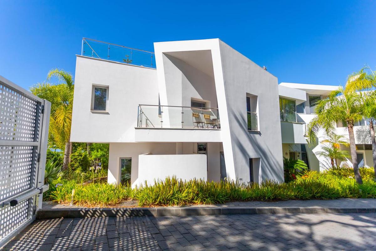 Villa Semi Detached in The Golden Mile