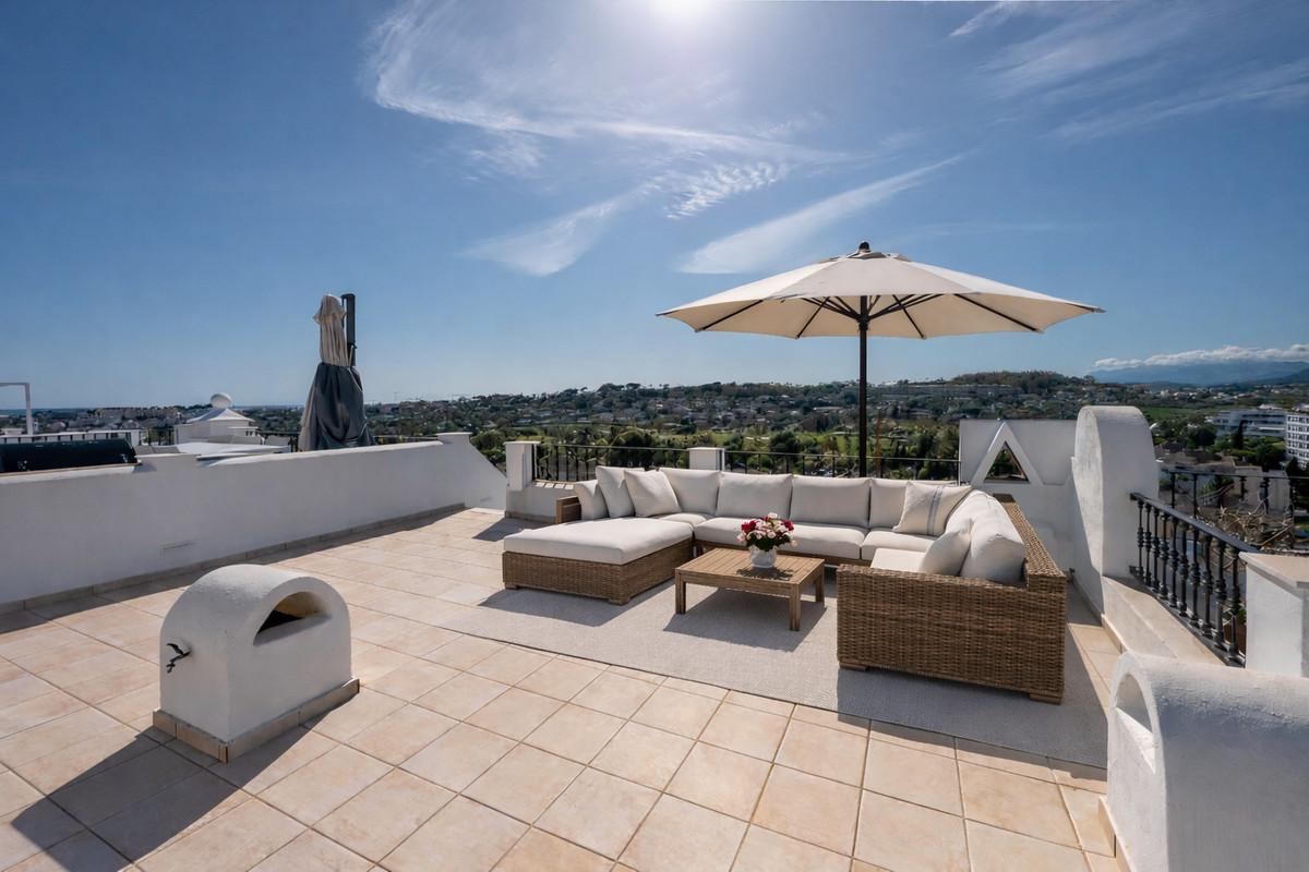 Townhouse Terraced in Nueva Andaluc&iacute;a