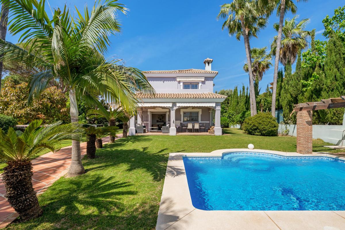 Villa Detached in Estepona
