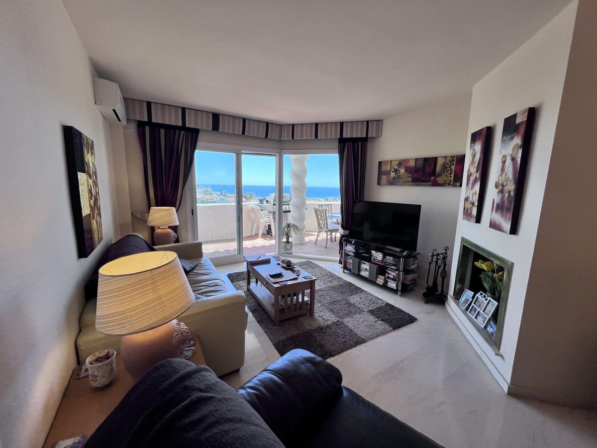 Apartment Penthouse in Calahonda