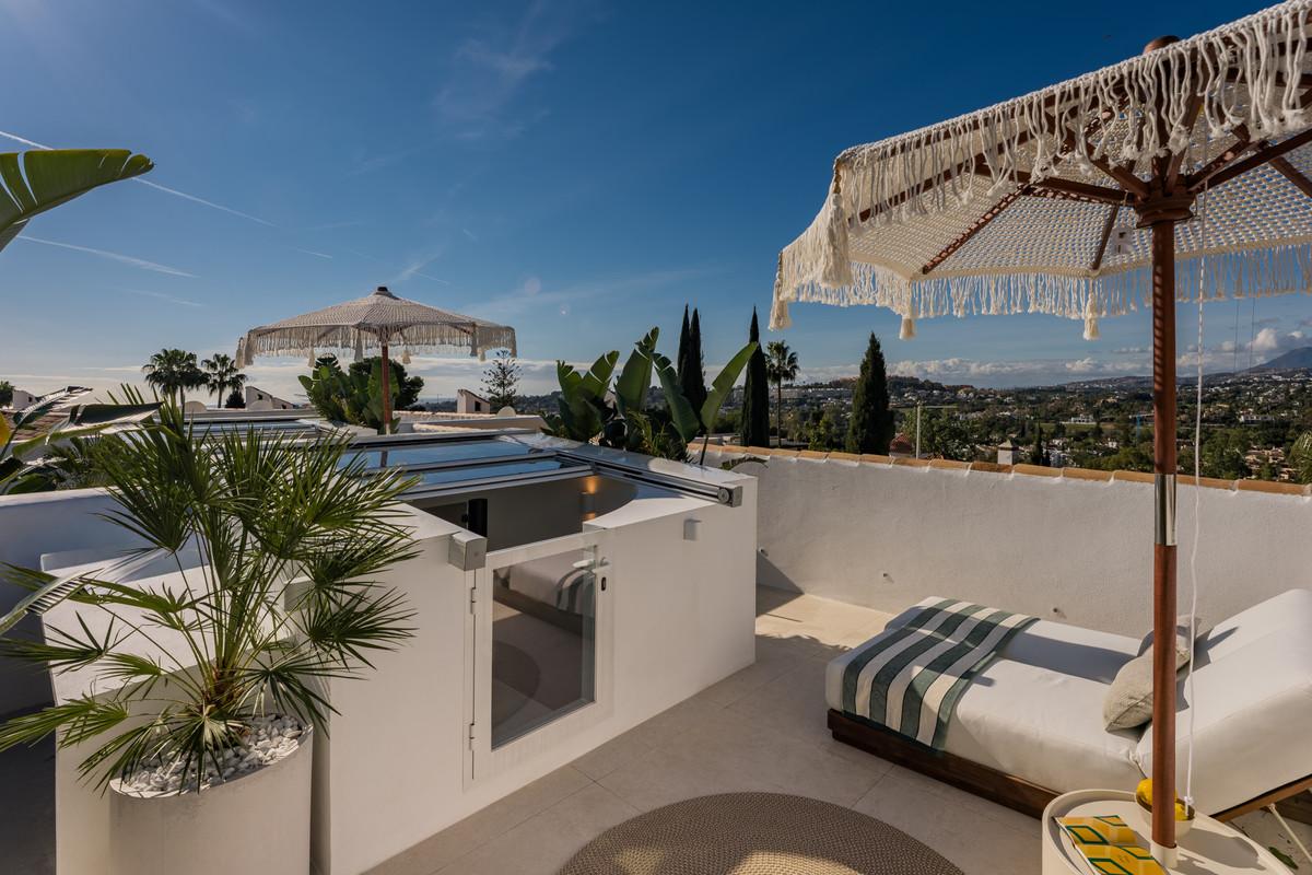 Townhouse Terraced in Nueva Andaluc&iacute;a