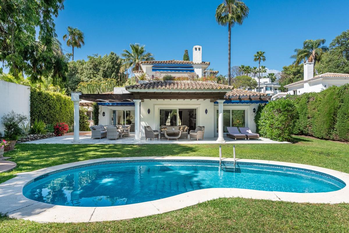 Villa Detached in Nueva Andaluc&iacute;a