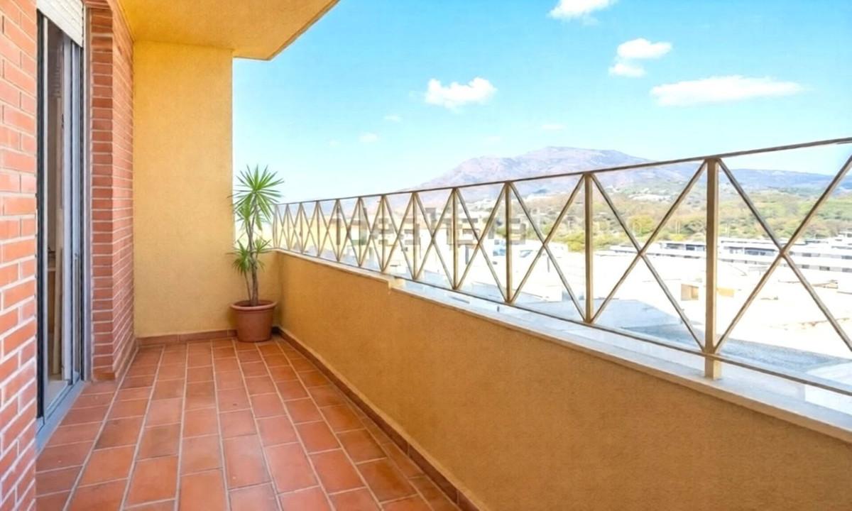 Apartment Middle Floor in Estepona
