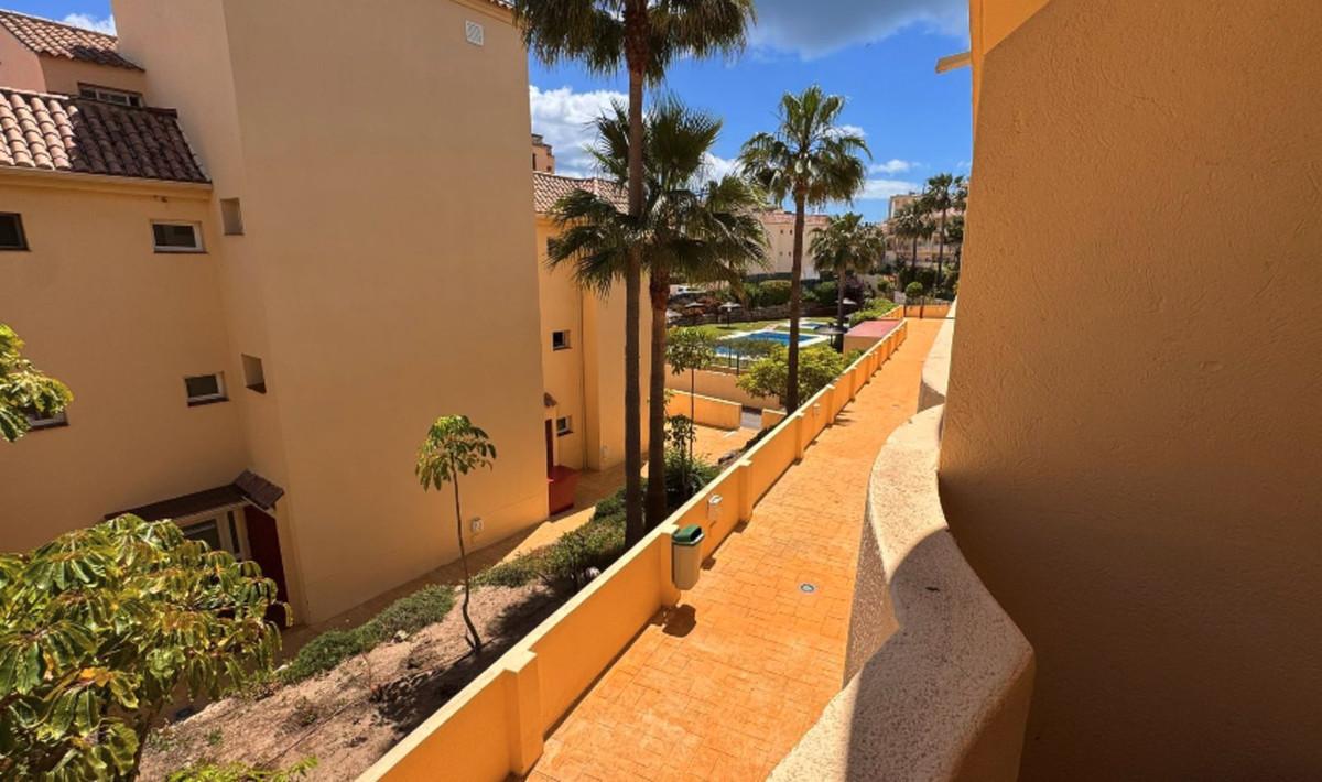 Apartment Middle Floor in La Duquesa