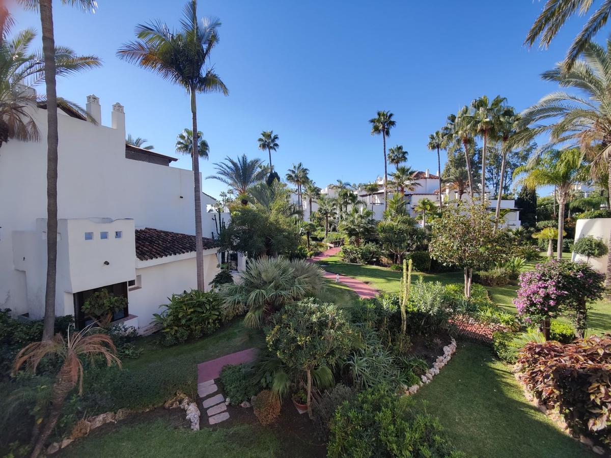 Apartment Middle Floor in Puerto Ban&uacute;s