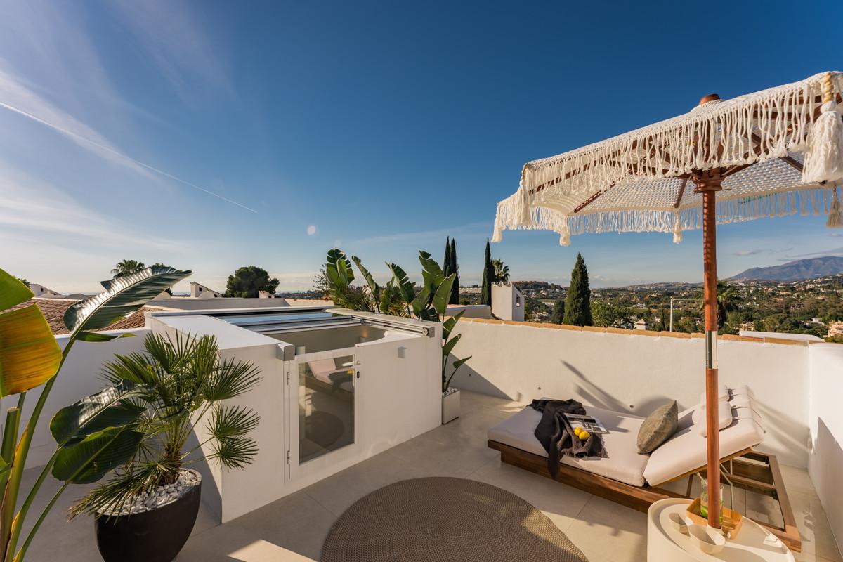 Townhouse Terraced in Nueva Andaluc&iacute;a