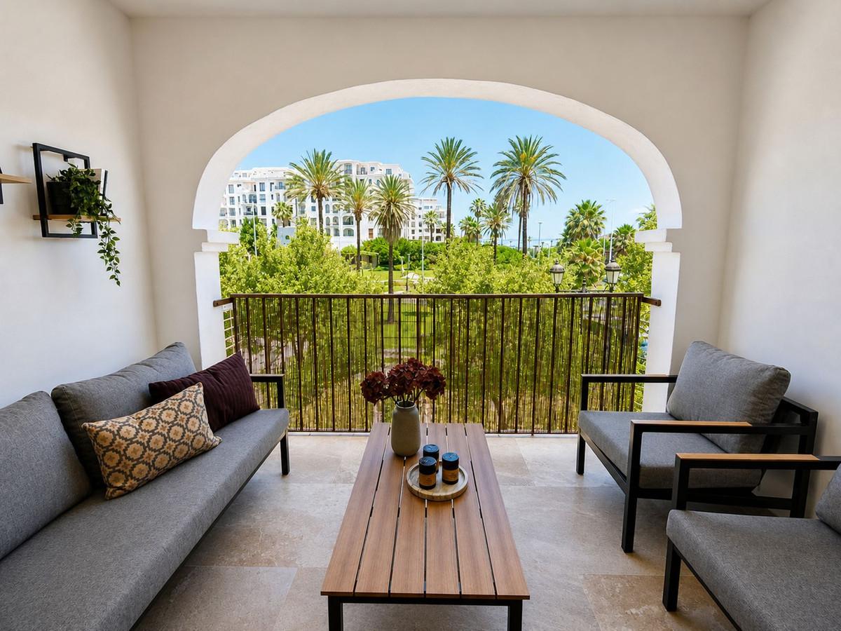 Apartment Middle Floor in La Duquesa