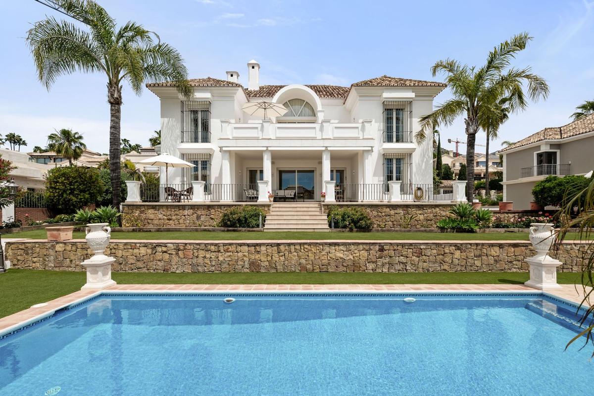 Villa Detached in Sierra Blanca