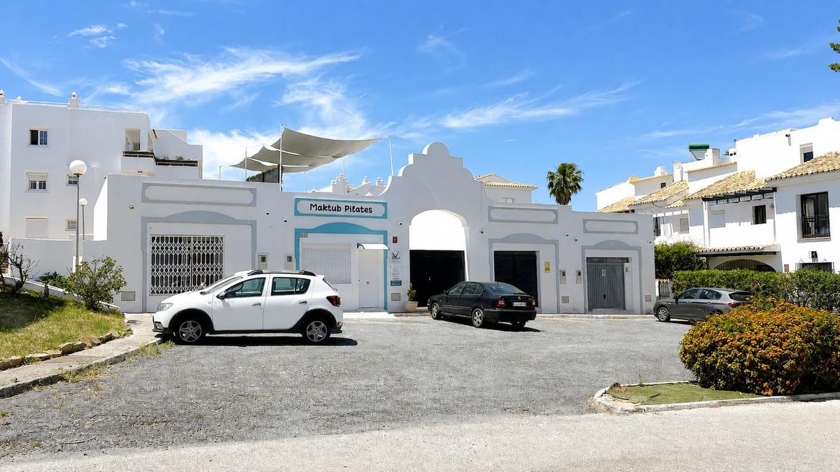 Commercial Office in Manilva