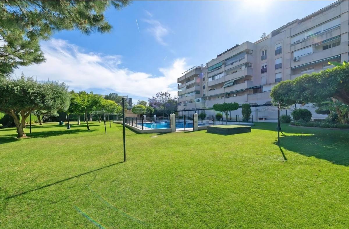 Apartment Middle Floor in M&aacute;laga Centro