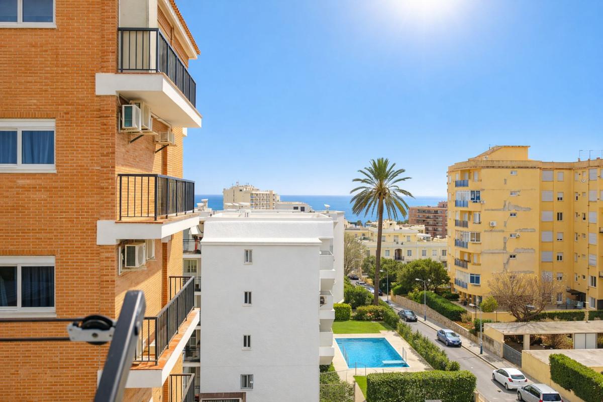 Apartment Middle Floor in Torremolinos Centro