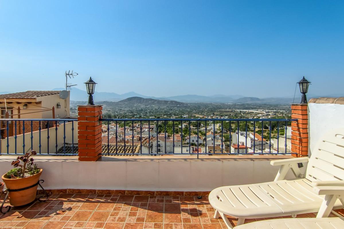 Townhouse Terraced in Alhaur&iacute;n el Grande