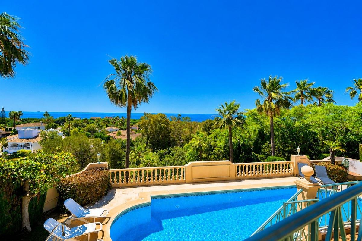 Villa Detached in Hacienda Las Chapas