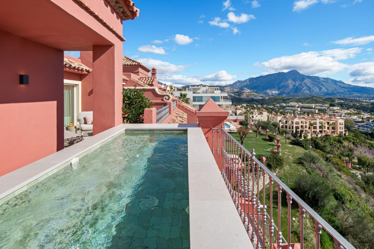 Apartment Penthouse Duplex in Monte Halcones