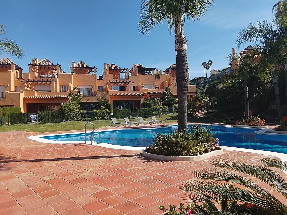 Villa Semi Detached in El Paraiso