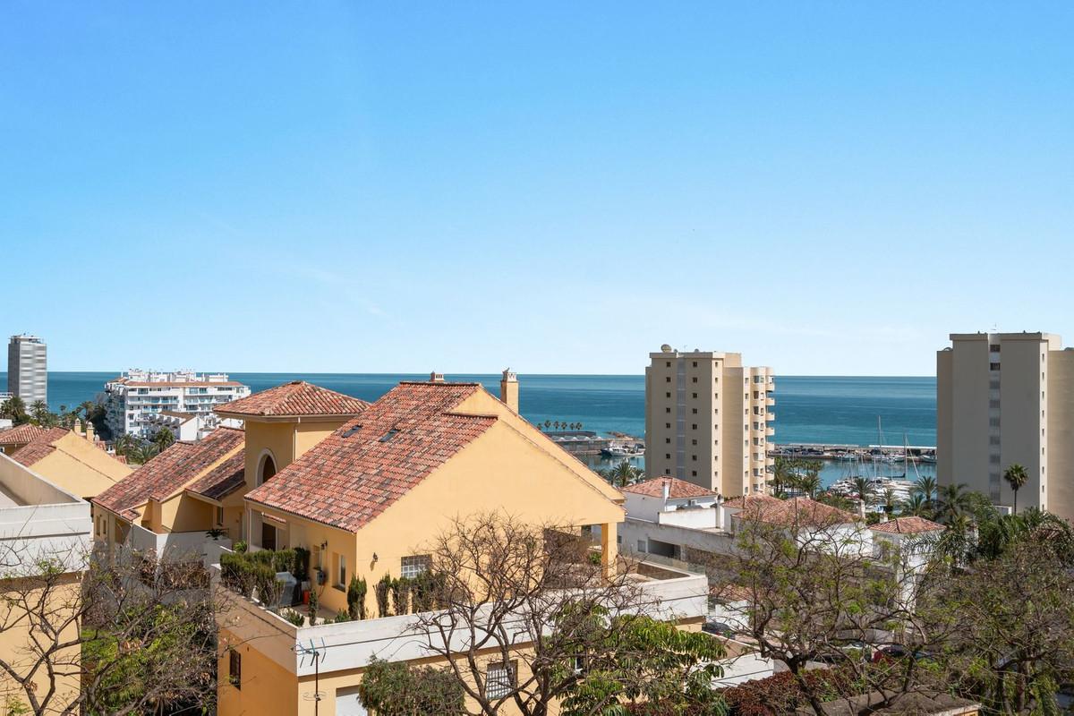 Apartment Penthouse Duplex in Estepona