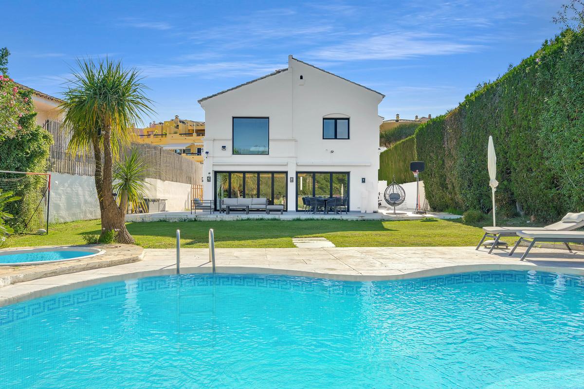 Villa Detached in Guadalmina Alta