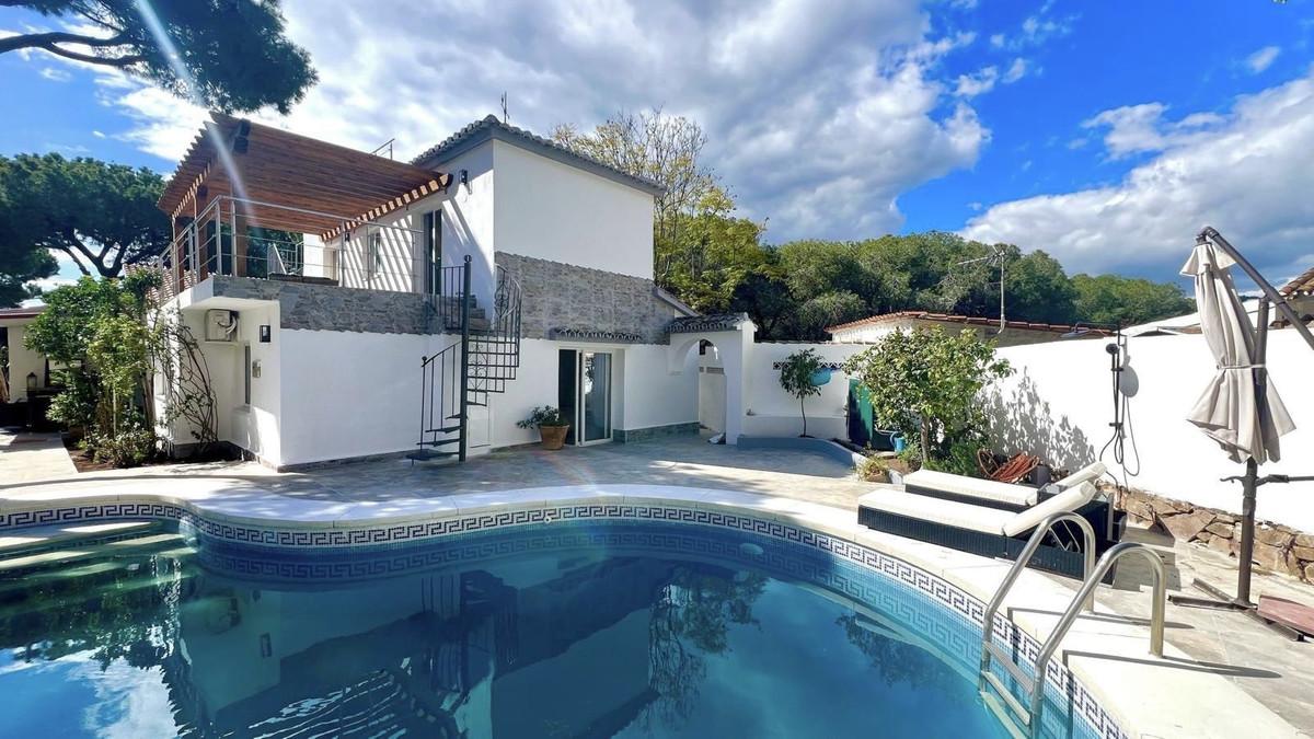 Villa Detached in Elviria