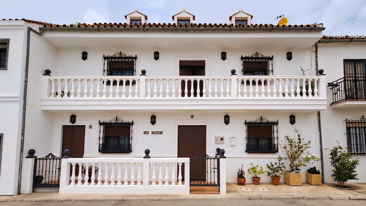 Townhouse Terraced in Ronda