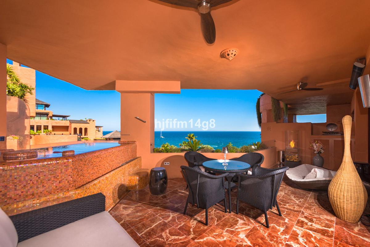Apartment Middle Floor in Estepona