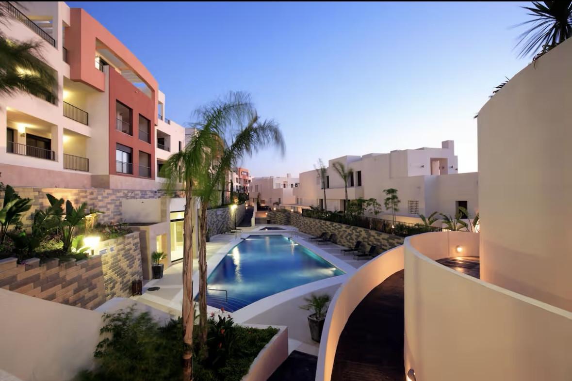Apartment Middle Floor in Altos de los Monteros