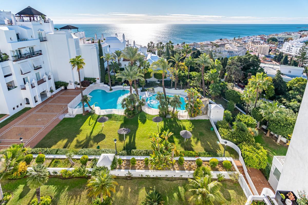 Apartment Middle Floor in Torremolinos Centro
