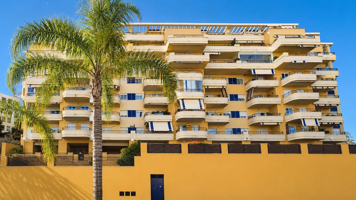 Apartment Middle Floor in Estepona