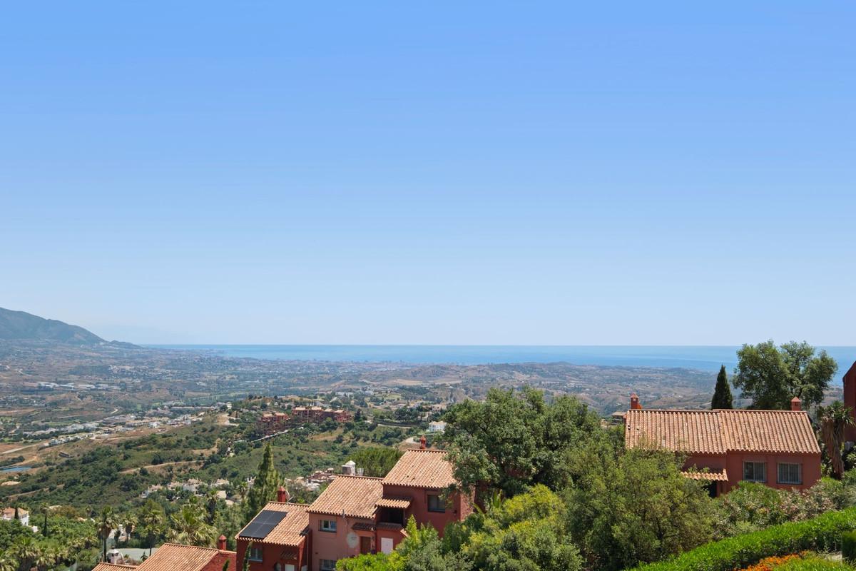 Apartment Penthouse in La Mairena
