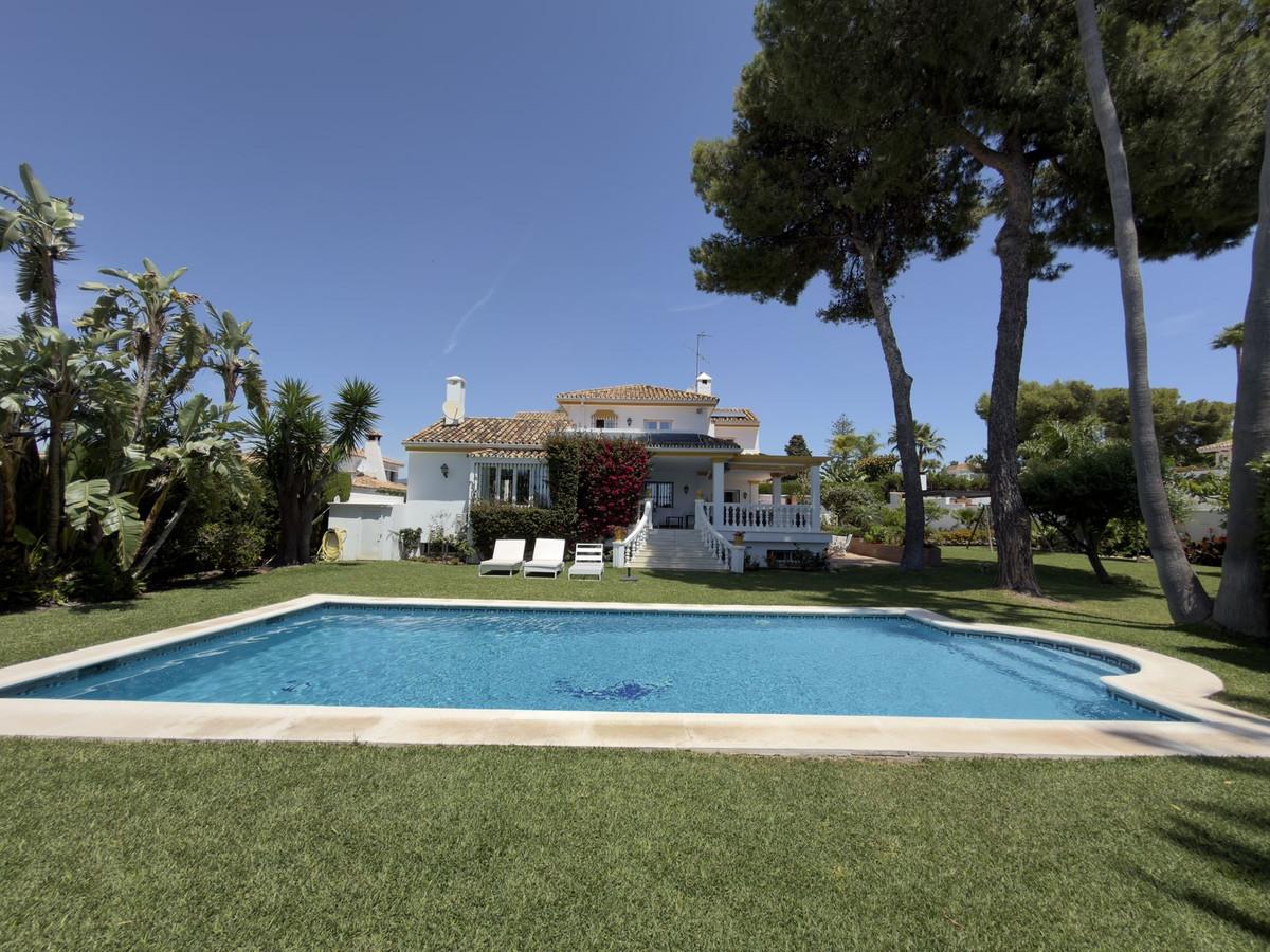 Villa Detached in San Pedro de Alc&aacute;ntara