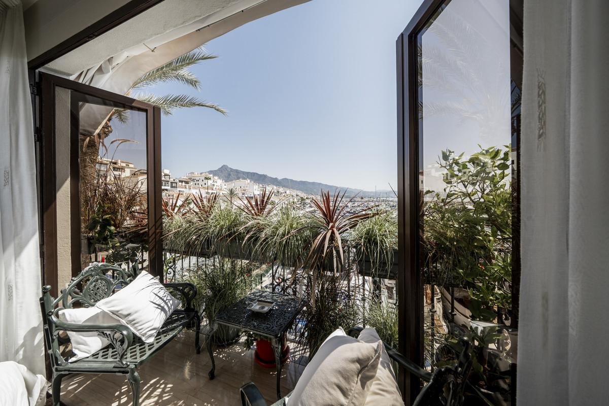 Apartment Duplex in Puerto Ban&uacute;s