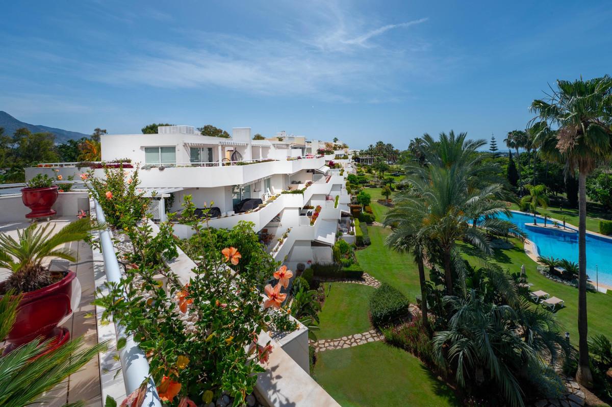 Apartment Penthouse Duplex in Nueva Andaluc&iacute;a