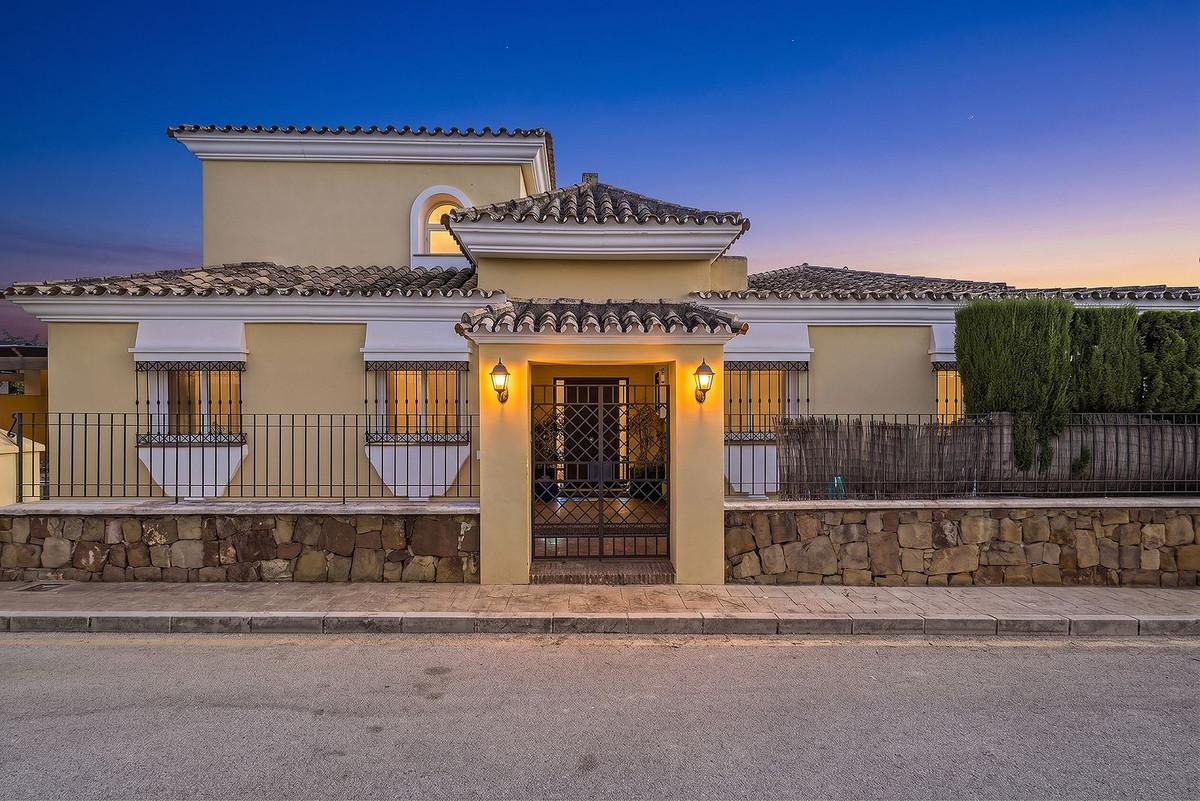 Villa Detached in Bah&iacute;a de Marbella