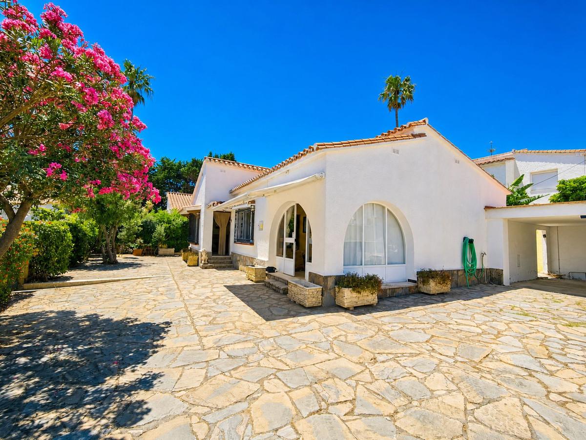 Villa Detached in La Duquesa