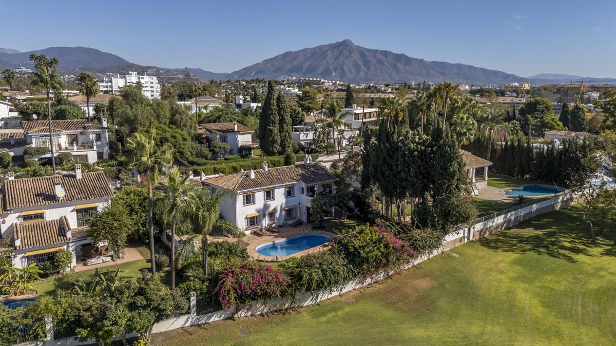 Villa Detached in Guadalmina Alta