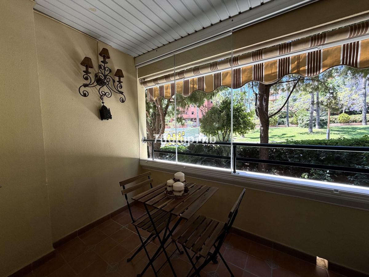 Apartment Middle Floor in Estepona