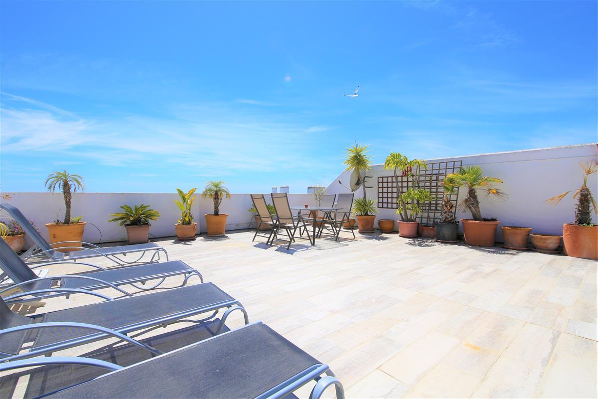 Apartment Penthouse in Estepona