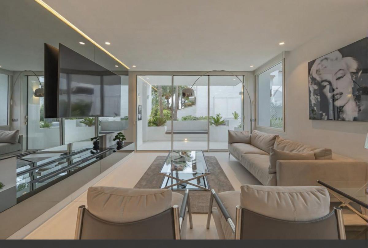 Apartment Middle Floor in The Golden Mile