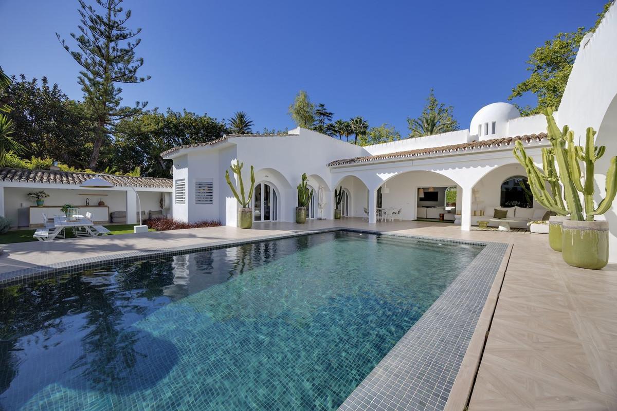 Villa Detached in Guadalmina Alta
