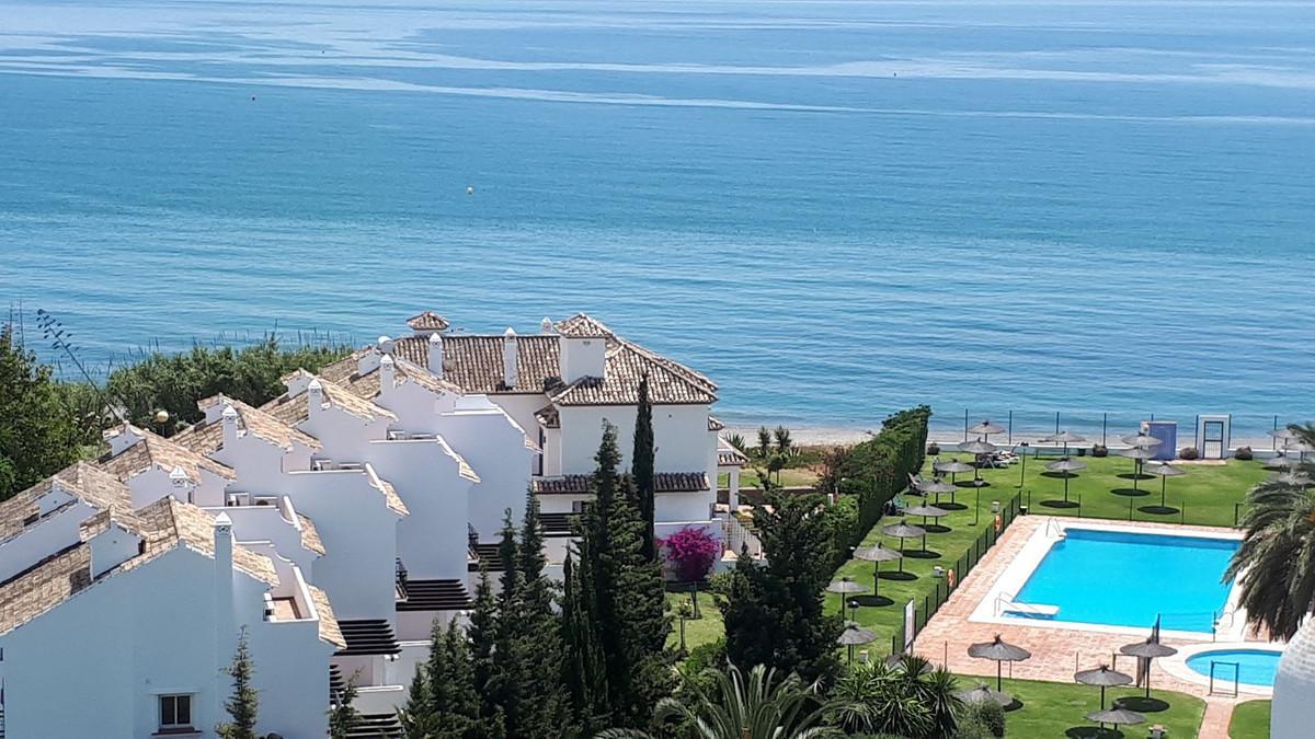 Apartment Middle Floor in Estepona