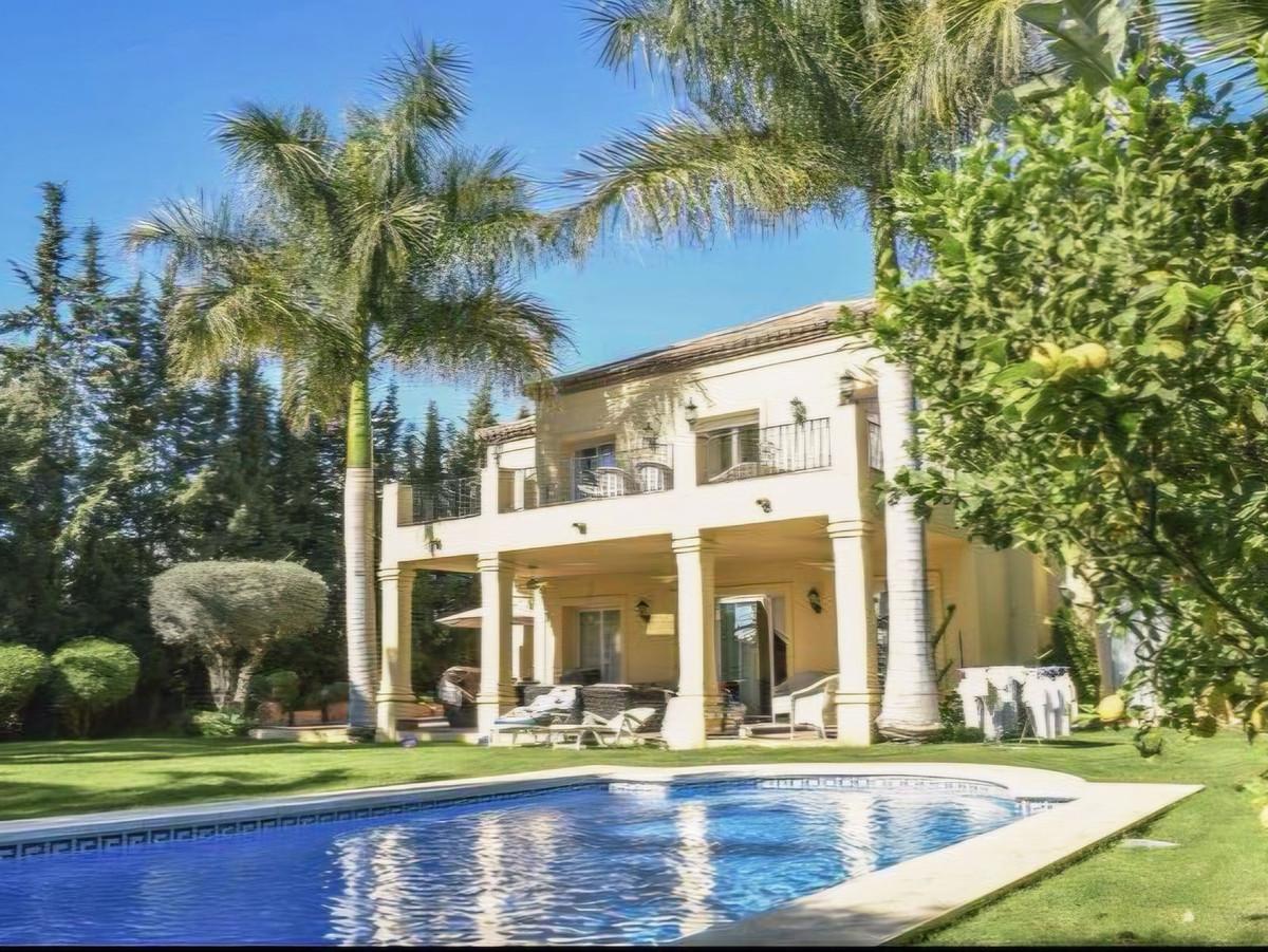 Villa Detached in Nueva Andaluc&iacute;a