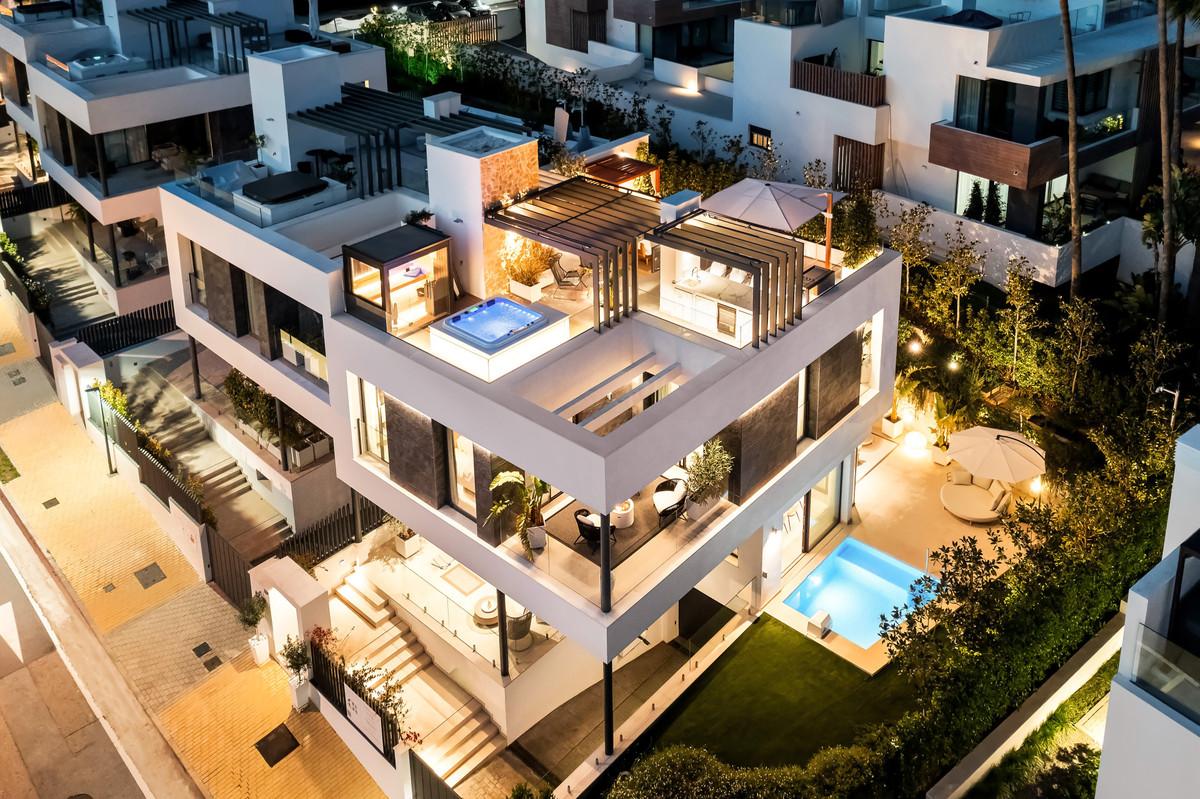 Villa Semi Detached in Sierra Blanca