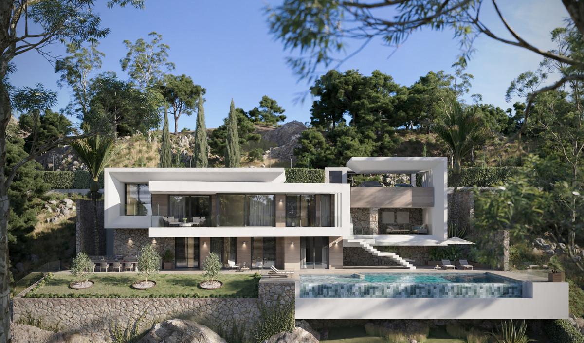 House Detached Villa in Estepona